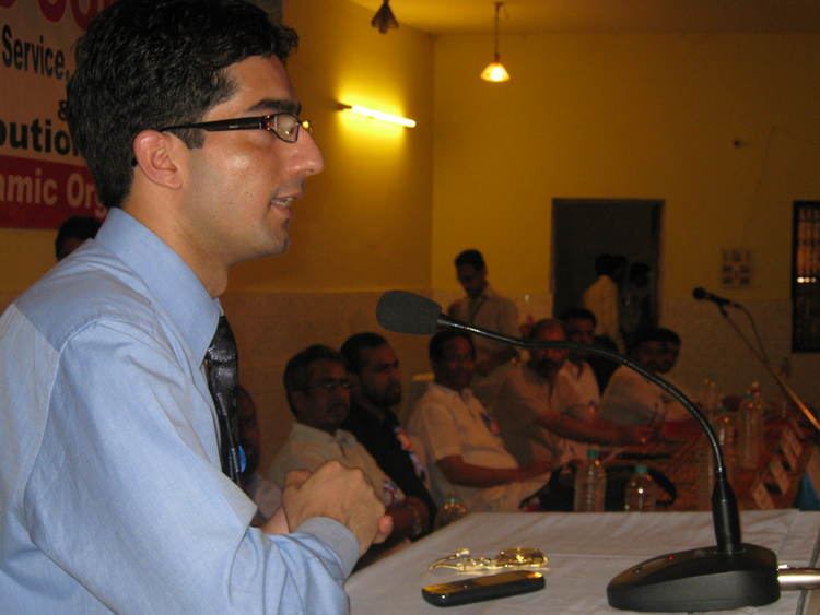 Shah Faesal IAS topper Shah Faesal felicitated by SIO Students