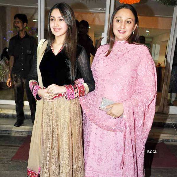 Shaheen Banu (right) with daughter Sayyeshaa (left)