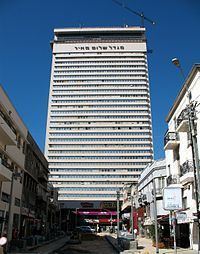 Shalom Meir Tower httpsuploadwikimediaorgwikipediacommonsthu