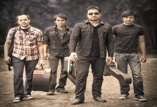 Shamrock (Filipino band) Introducing Filipino Rock Band Shamrock rhb100739s Blog