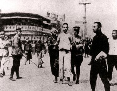 Arresting a Chinese rebel at Tientsin, China