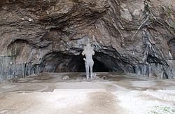 Shapur cave httpsuploadwikimediaorgwikipediacommonsthu