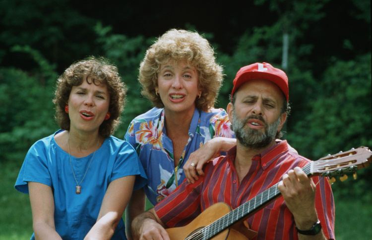 Sharon, Lois & Bram Toronto councillor seeks to have playground named after Sharon Lois