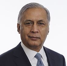 Shaukat Aziz httpsuploadwikimediaorgwikipediacommonsthu