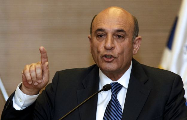 Shaul Mofaz Mofaz announces he will not run for the next Knesset