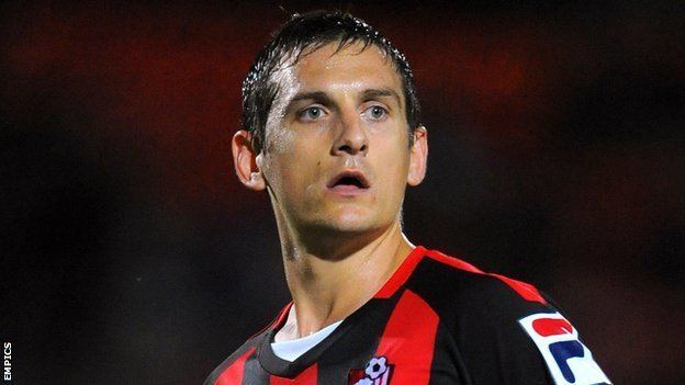 Shaun Cooper BBC Sport Crawley Town complete signing of Shaun Cooper