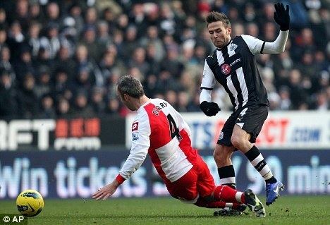 Shaun Derry Shaun Derry apologises for Yohan Cabaye tackle EXCLUSIVE Daily