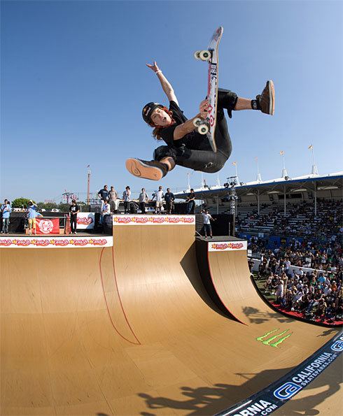 Shaun White Skateboarding Shaun White Hits the Streets With Skateboarding Game News www