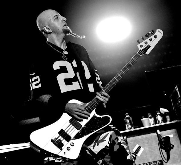 Shavo Odadjian Shavo Odadjian System Of A Down Pinterest Bass