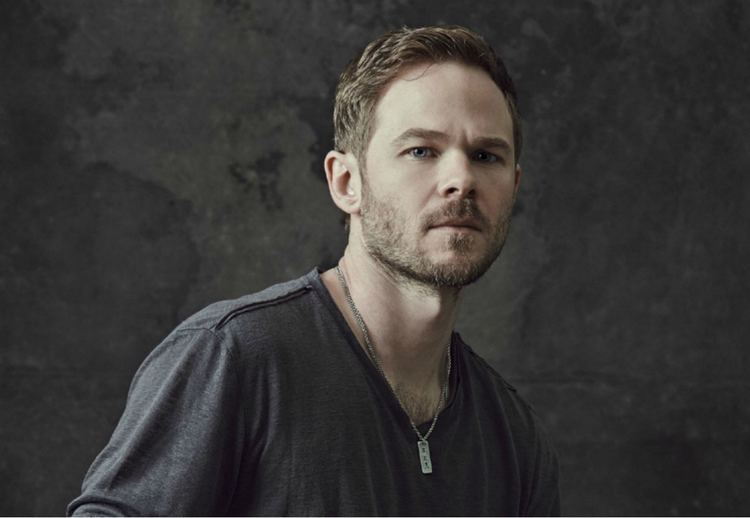 Shawn Ashmore Shawn Ashmore is seeing red in The Following