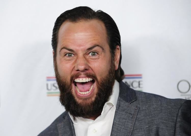 Shay Carl Roaring Times Shay Carl39s Journey to YouTube Fame
