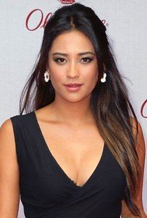 Shay Mitchell Shay Mitchell IMDb