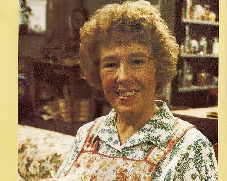 Sheila Mercier Beckindale Bugle Emmerdale Farm In The 1980s Annie Sugden And
