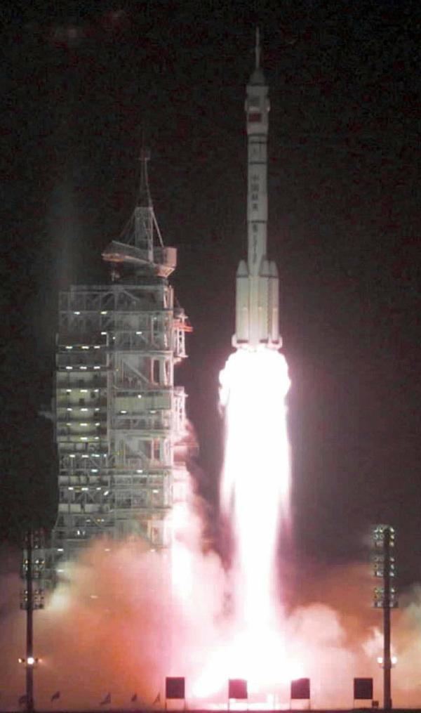 Shenzhou 1 httpswwwcapcomespacenetdossierschineshenzh