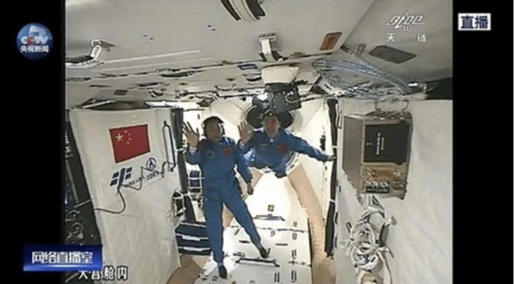 Shenzhou 11 China39s Shenzhou11 docks with the Tiangong2 module for monthlong