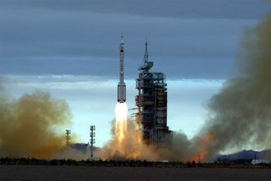Shenzhou 6 Acheivements of Chinas space program from 2002 to 2012 CCTV News