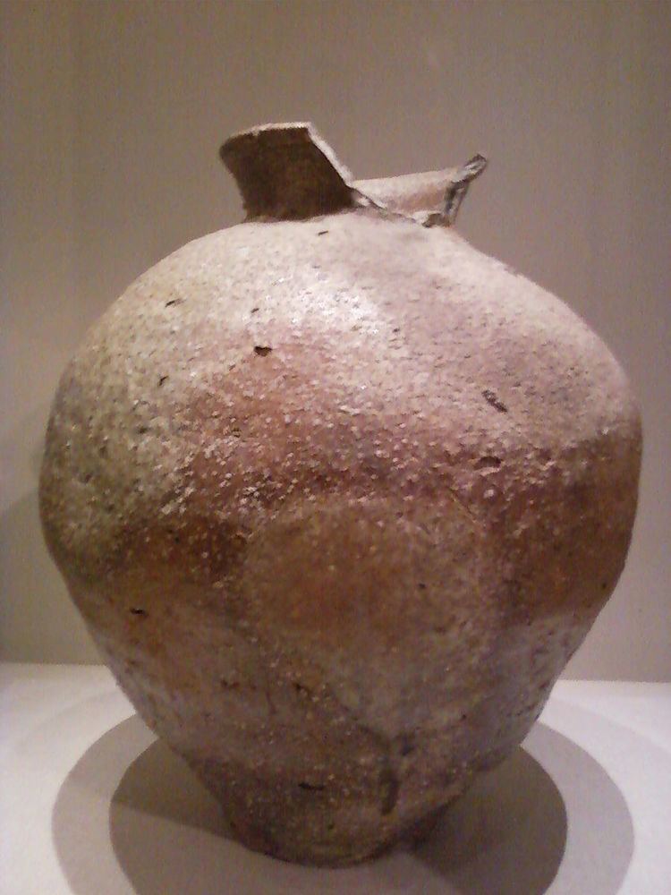 Shigaraki ware storage jar (Indianapolis Museum of Art)