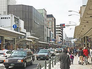 Shijō Street httpsuploadwikimediaorgwikipediacommonsthu