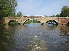 Shillingford Bridge httpsuploadwikimediaorgwikipediacommonsthu