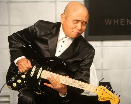 Shin Jung-hyeon Godfather of Korean Rock Receives Fender Tribute Guitar
