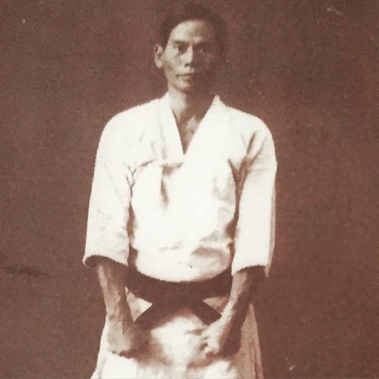 Shinpan Gusukuma SuiDi master Shinpan Gusukuma KarateMartial Arts