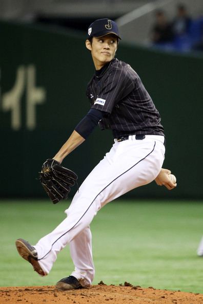 Shintaro Fujinami (Osaka Toin), APRIL 4, 2012 - Baseball : Shintaro Fujinami  of Osaka Toin bats during the 84th National High School Baseball  Invitational Tournament final game between Kosei Gakuin 3-7 Osaka