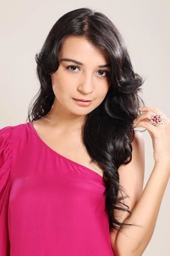 Shireen Sungkar httpspbstwimgcomprofileimages220108688738