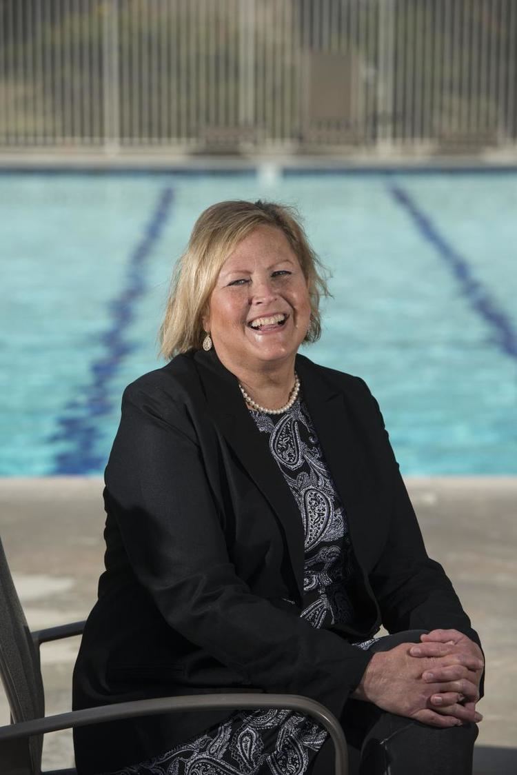 Shirley Babashoff Olympic swimmer Shirley Babashoff of Fountain Valley sets record