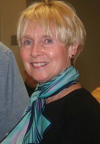 Shirley Render httpsuploadwikimediaorgwikipediaenthumb3