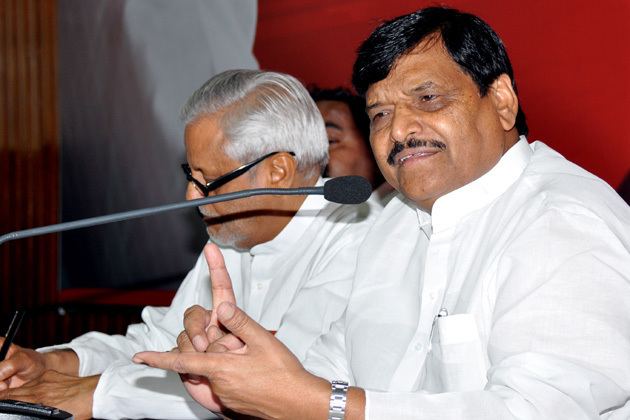 Shivpal Singh Yadav UP min Shivpal Singh Yadav distributes cheques to pension