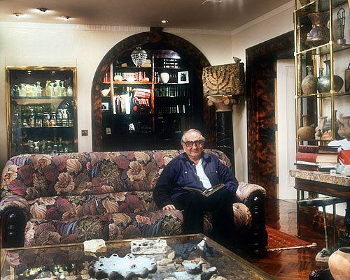 Shlomo Moussaieff (businessman) Moussaieff in his apartment surrounded by his collection of
