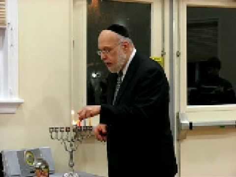 Shlomo Porter Hanukkah Blessing lead by Rabbi Shlomo Porter 4th Night of