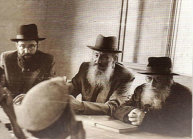 Shmuel Rozovsky FileChazon Ish Examines Students with Rabbi Shmuel Rozovskyjpg