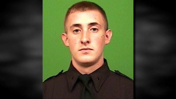 NYPD Cop Brian Moore Dies After Saturday Shooting in Queens - ABC News
