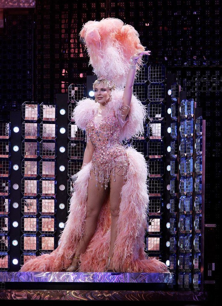 Showgirl: The Homecoming Tour 29529d1163564923kylieminogueperformsshowgirlhomecomingtour