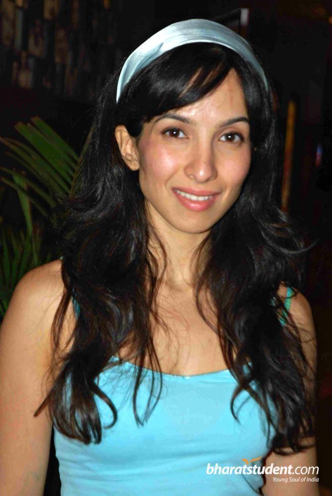 Shraddha Nigam Shraddha Nigam at a Film Premiere Recent 1191382 Dill