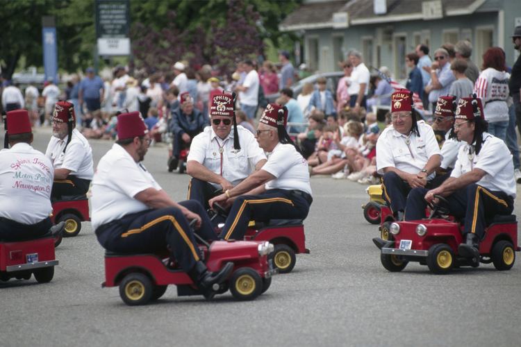Shriners Why do Shriners drive those little cars HowStuffWorks