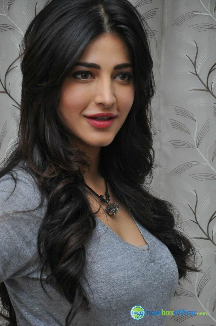 Shruti Haasan Shruti Haasan New Pics Shruti Haasan at Yevadu Press Meet