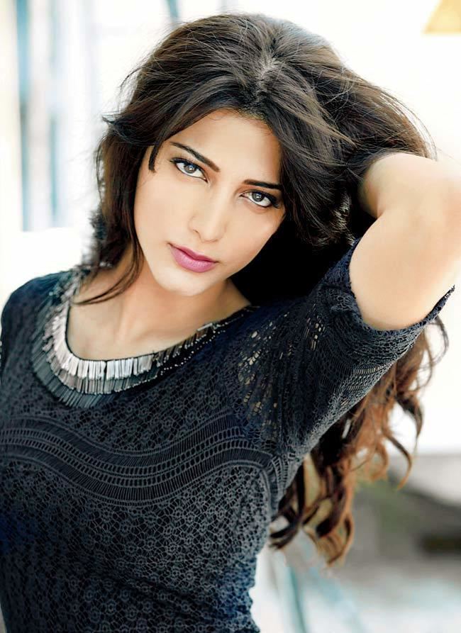 Shruti Haasan Shruti Haasan lends voice to 39Joganiyan39 from 39Tevar