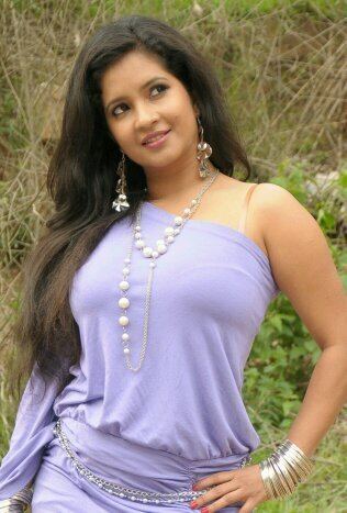 Shubha Poonja Shubha Poonja WikiBiography Height Weight Boyfriend Details