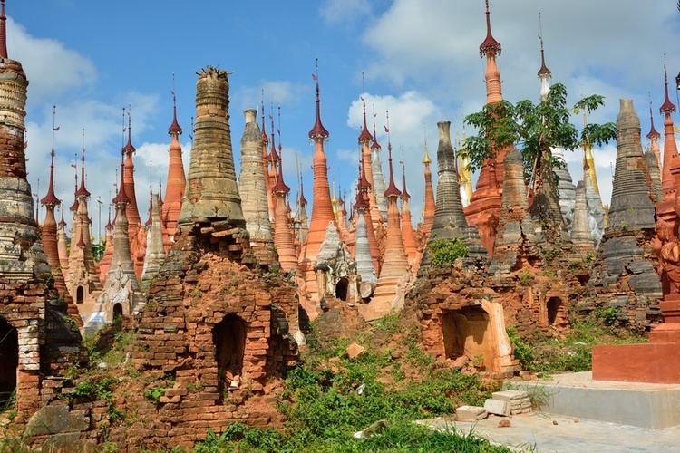 Shwe Indein Pagoda wwwtraveltourguidecomburmatriptomyanmarin
