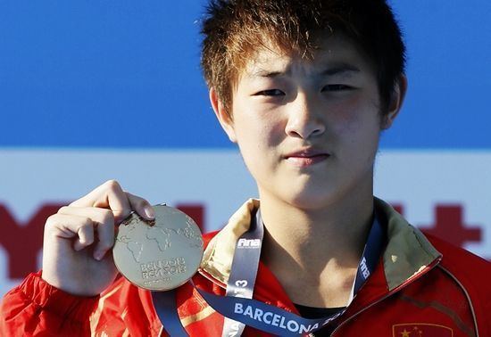 Si Yajie 14yearold Si grabs gold in 10meters Sports News SINA English