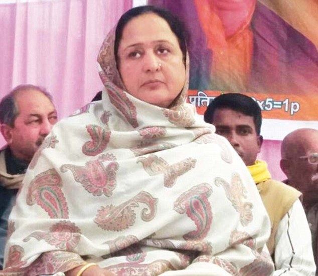Sibakatullah Ansari BJP leaders widow Alka to fight BSPs Sibakatullah Ansari Daily