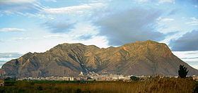 Sierra de Callosa httpsuploadwikimediaorgwikipediacommonsthu