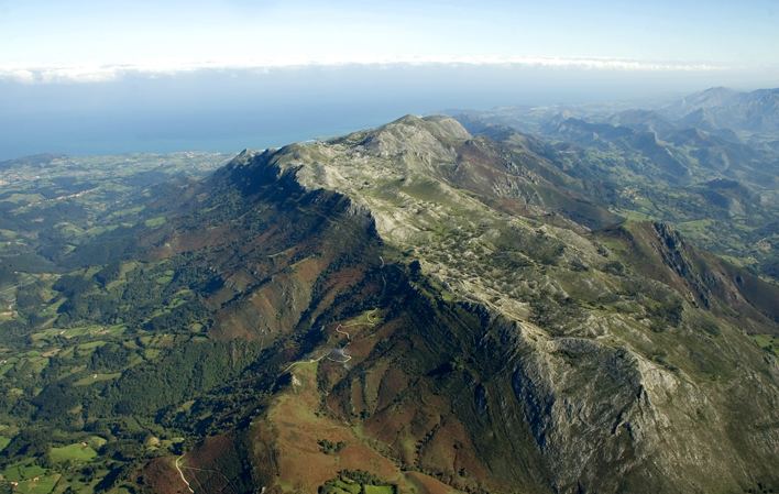 Sierra del Sueve httpswwwturismoasturiasesdocuments11022418