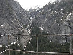 Sierra Point (Yosemite) httpsuploadwikimediaorgwikipediacommonsthu