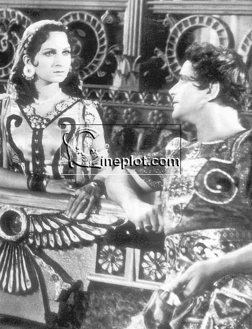 Sikandar (1941 film) Vanmala and Prithiviraj Kapoor in Sikandar 1941