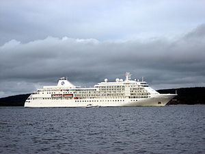 Silver Shadow (ship) httpsuploadwikimediaorgwikipediacommonsthu