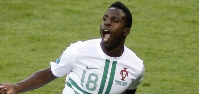 Silvestre Varela Silvestre Varela39s late strike for Portugal spares