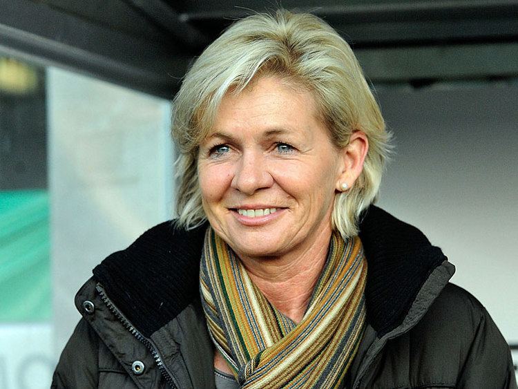 Silvia Neid Silvia Neid quotTo Sweden and no detours pleasequot DFB